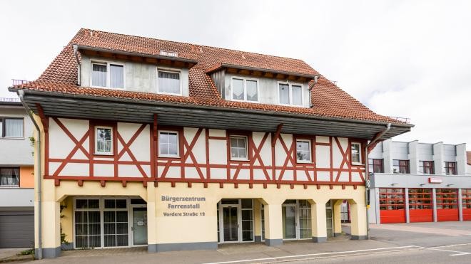 Die Frontansicht des Gebäudes Farrenstall, ein Fachwerkgebäude von Außen Die Frontansicht des Gebäudes Farrenstall, ein Fachwerkgebäude von Außen